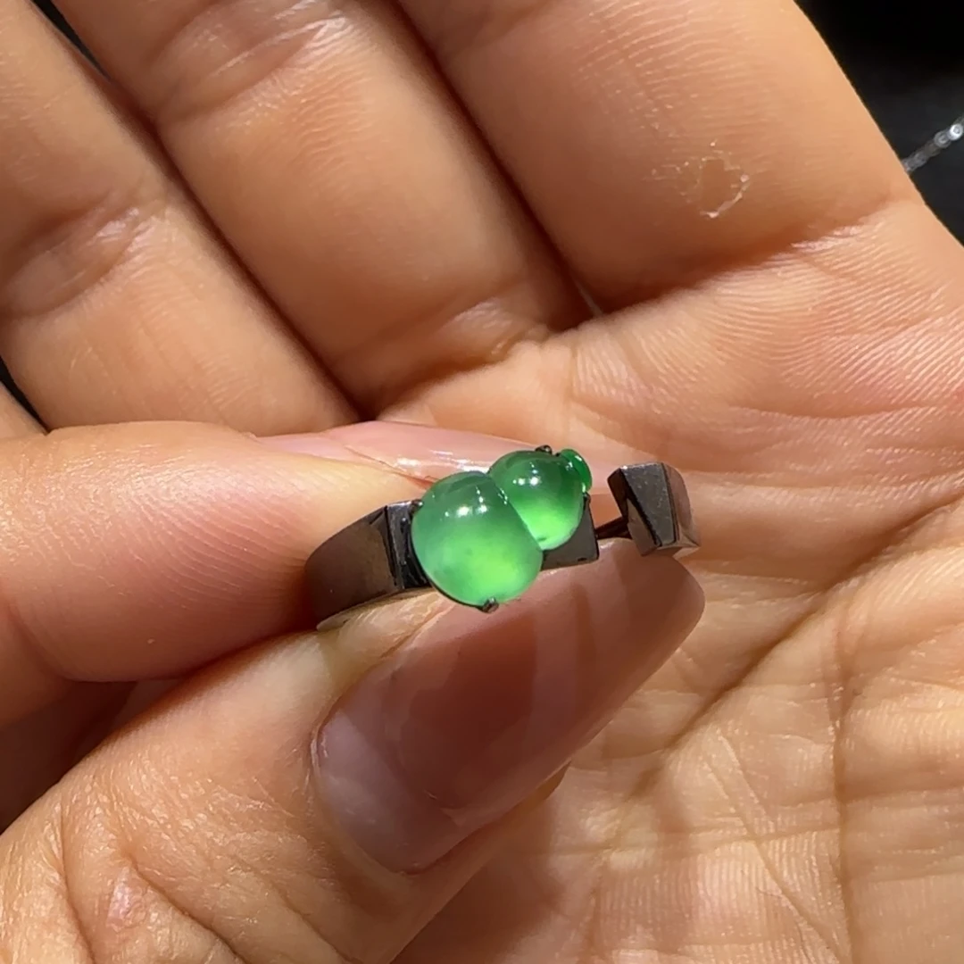 翡翠戒指18K金镶嵌葫芦L