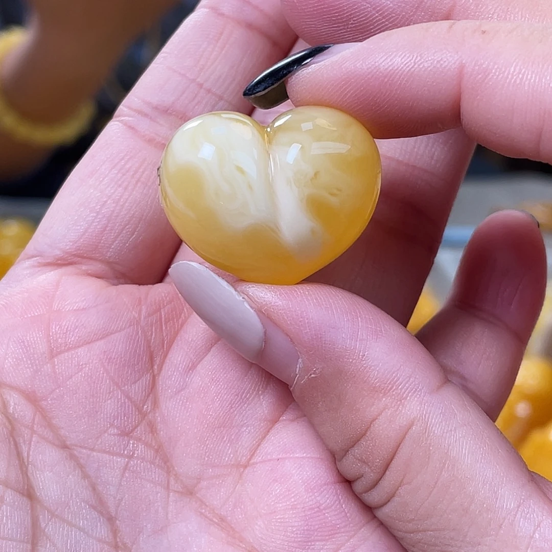琥珀未镶嵌珠宝奇石h6