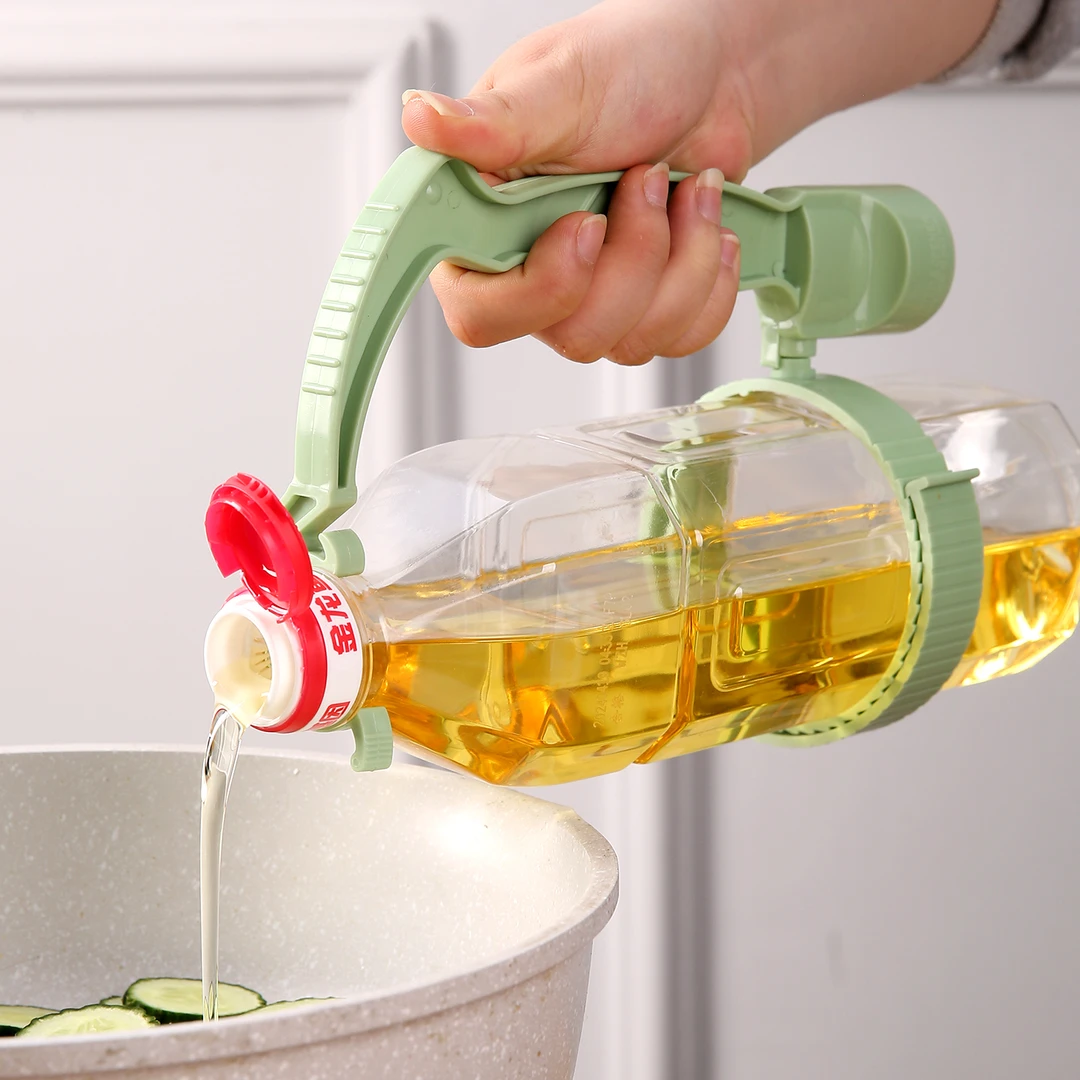 可乐倒水器矿泉饮用水油壶大提抓手创意喝水聚餐分配饮料防溅神器