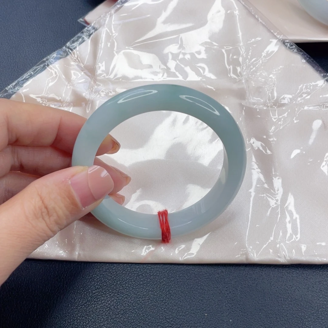 翡翠未镶嵌手镯晴水绿手镯