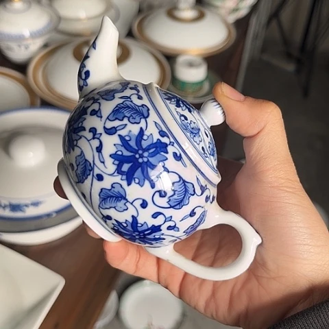 其他瓷手绘壶一个陶瓷