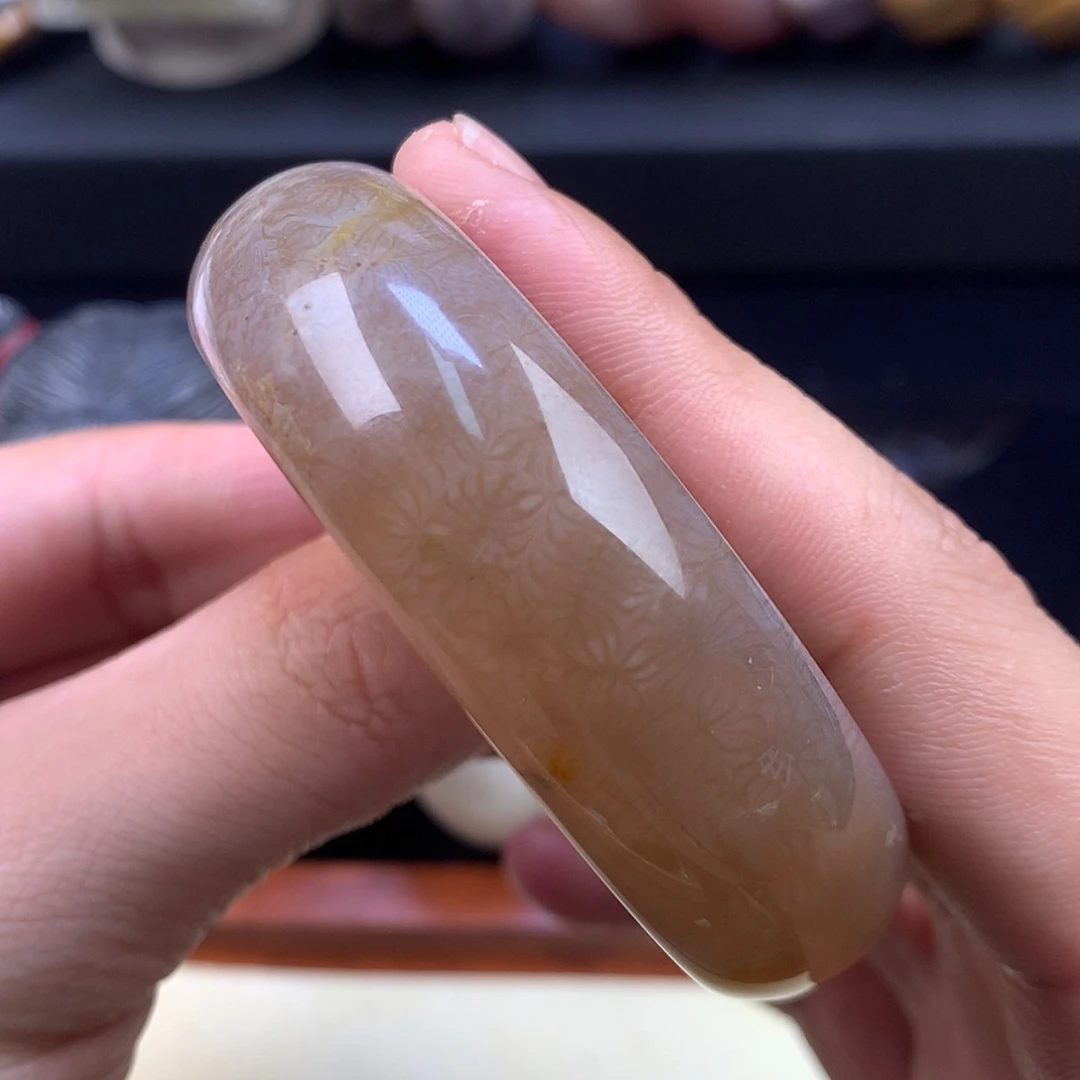 【闪购商品】颈饰未镶嵌硅化珊瑚（珊瑚玉）46号53.7圈好润！