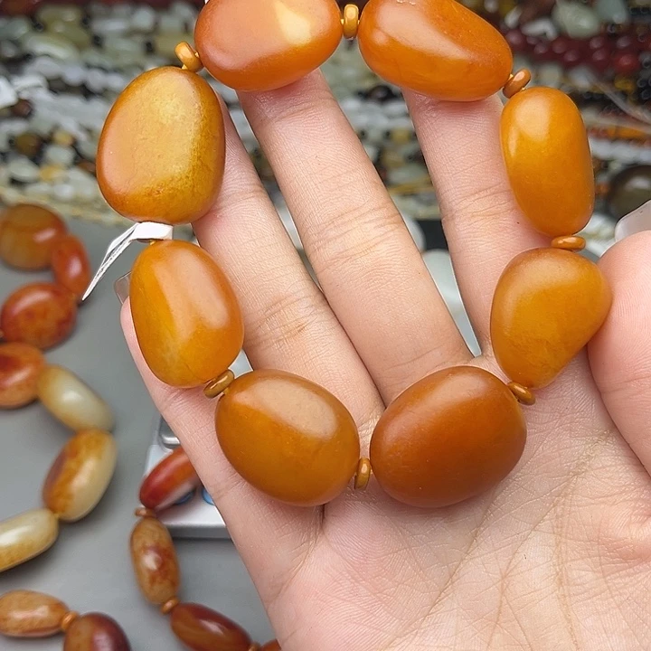 幺***点和田玉（糖玉）未镶嵌手链