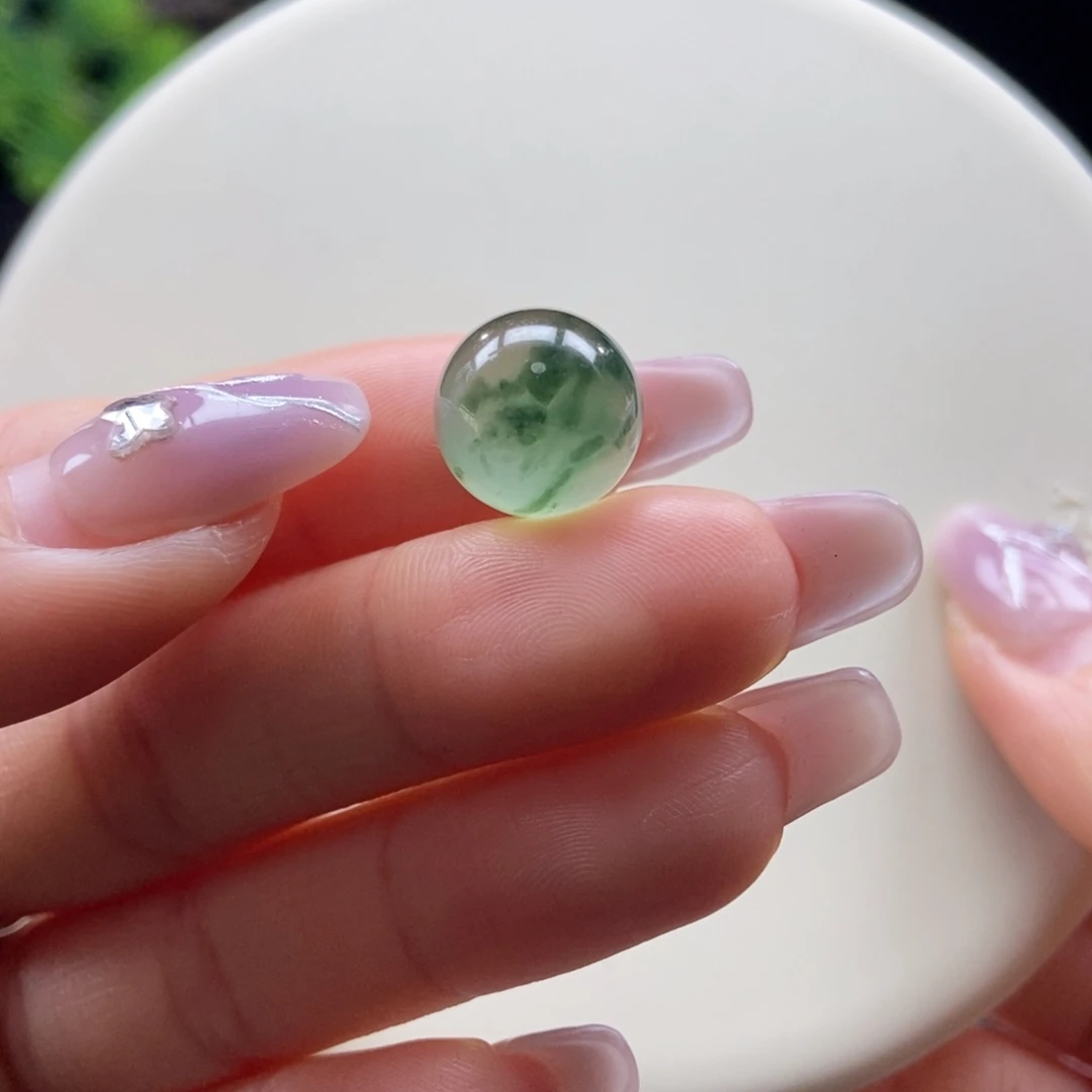 翡翠散珠翡翠高冰飘绿珠卡12.04mm