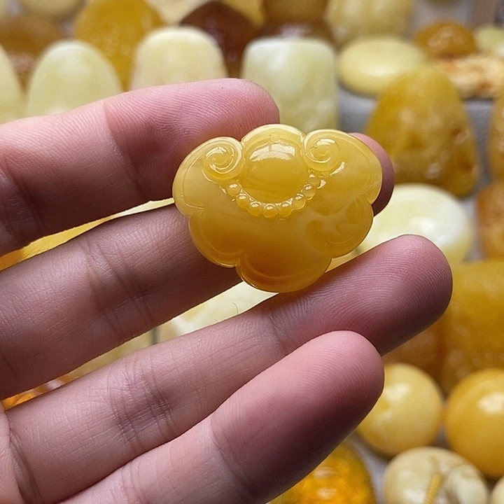 琥珀颈饰未镶嵌琥珀蜜蜡吊坠