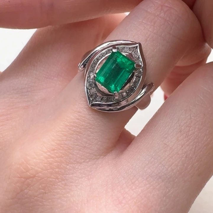 祖母绿戒指未镶嵌