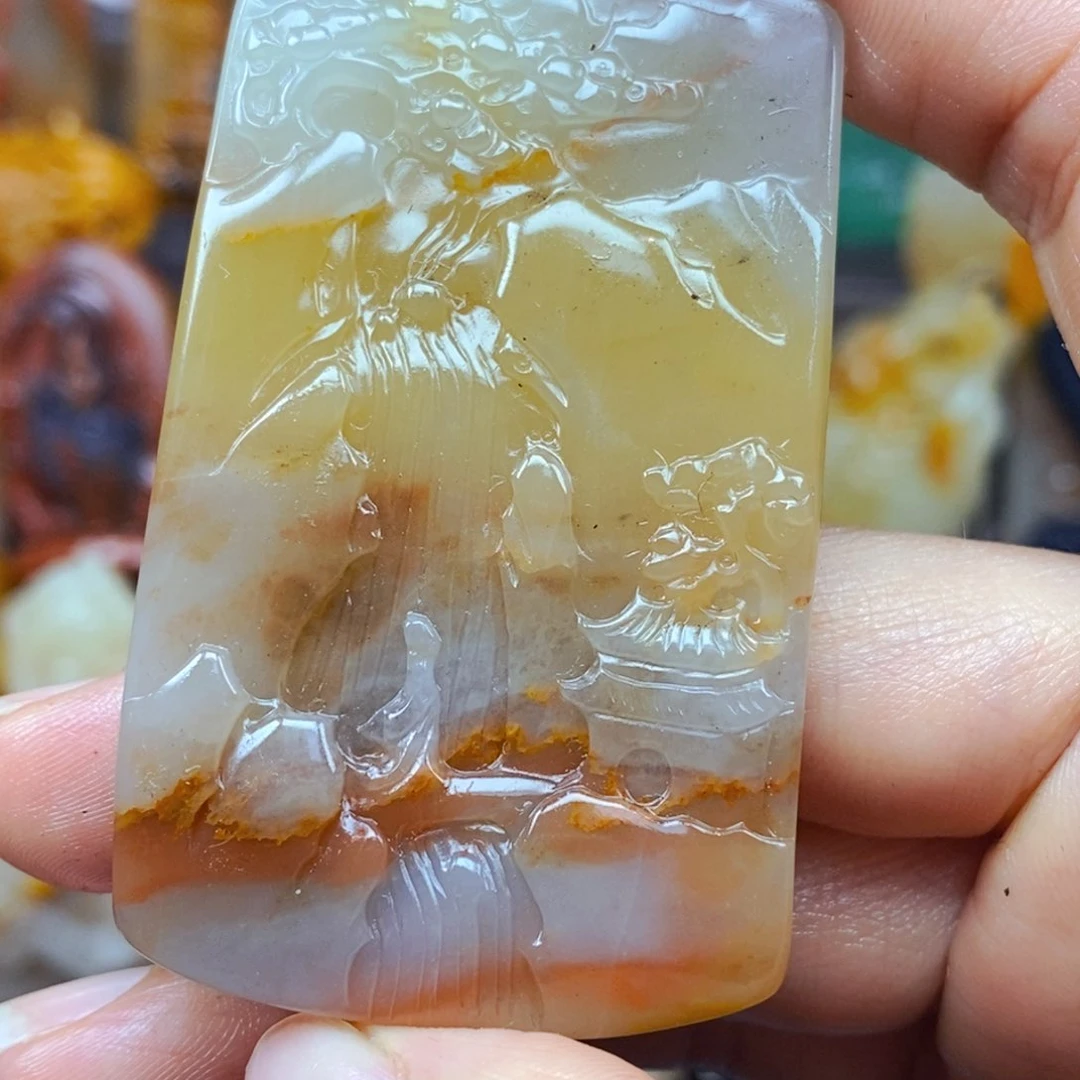 石英质玉（黄龙玉）未镶嵌颈饰