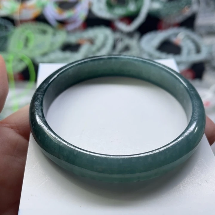 翡翠手链未镶嵌手镯