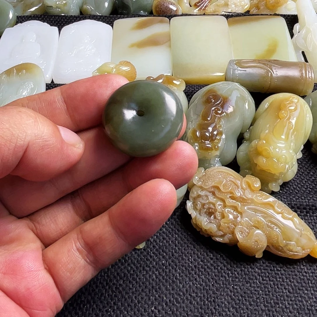 和田玉未镶嵌吊坠(不含链)