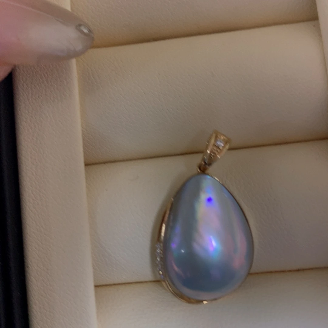 18K金镶嵌颈饰拼合珍珠（马贝珠）