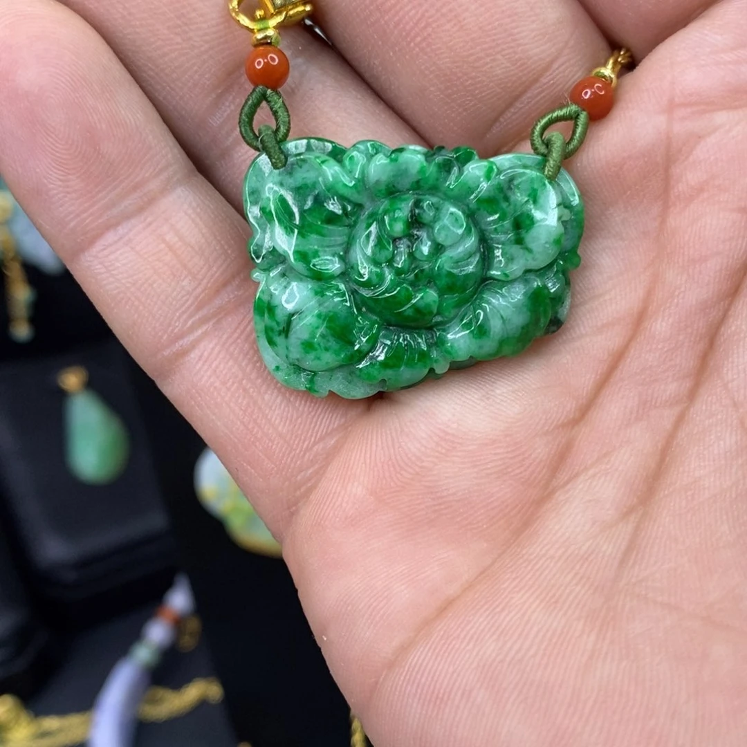 颈饰未镶嵌翡翠吊坠