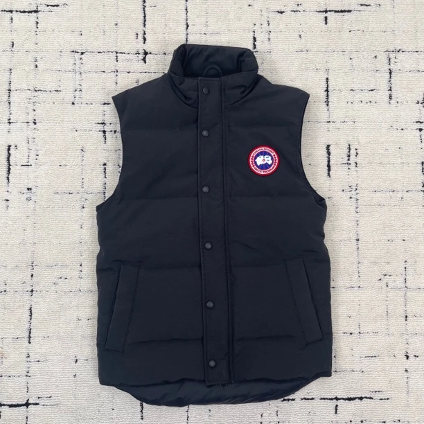 99新 CANADA GOOSE 加拿大鹅 黑色男女同款XS码羽绒服马甲 1462