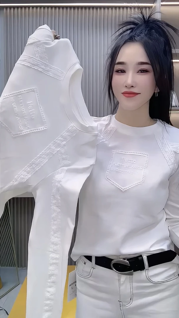 花边蕾丝长袖女公主袖圆领设计感新品2025松弛感设计感拼接
