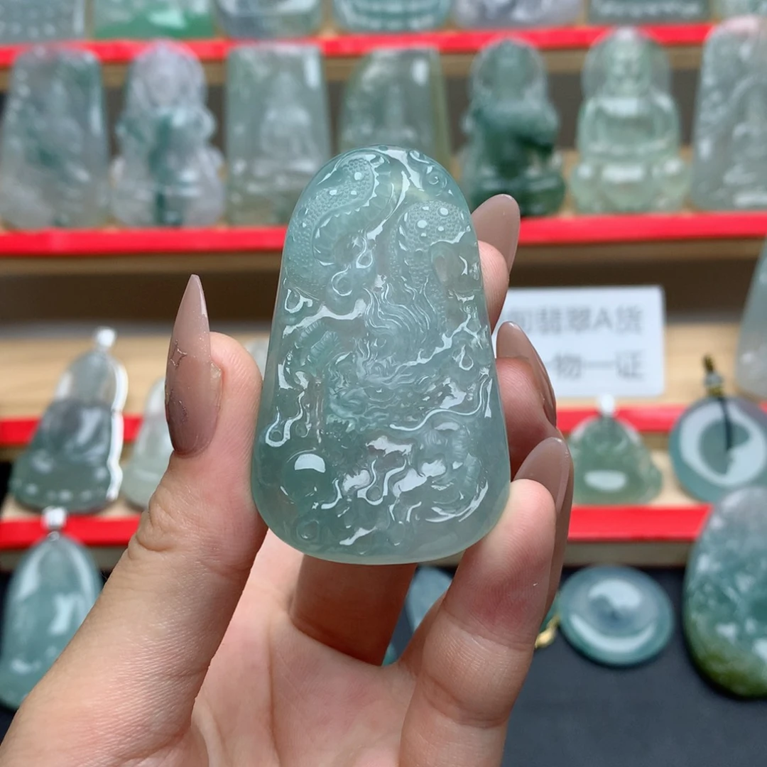 翡翠未镶嵌颈饰龙行天下