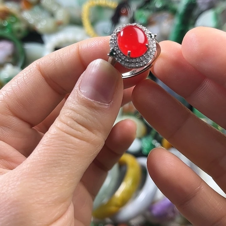 翡翠未镶嵌颈饰翡翠未镶嵌颈饰