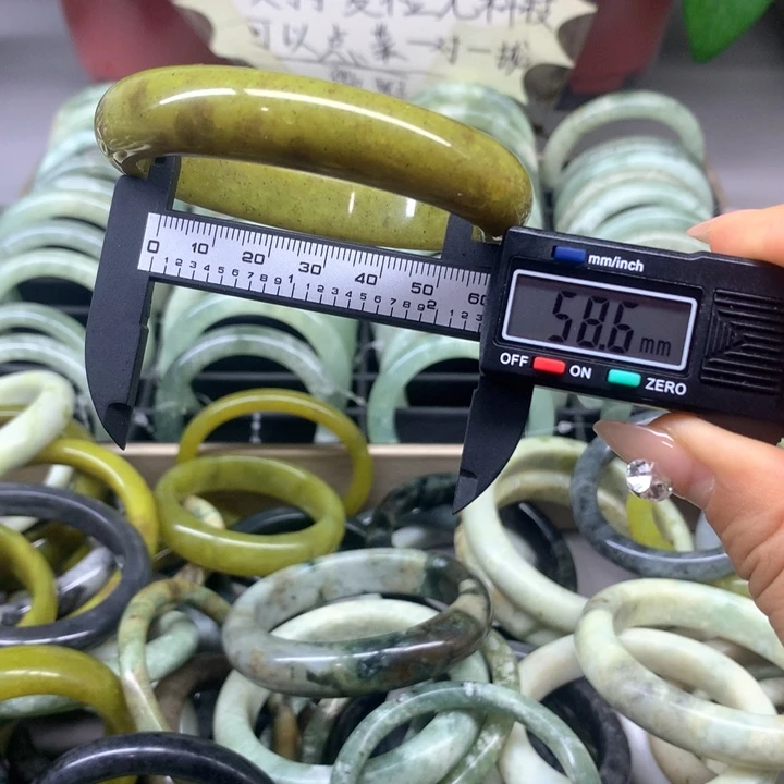 蛇纹石玉未镶嵌手镯35