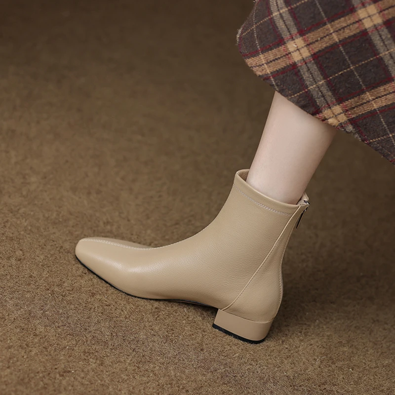 羊皮低跟小短靴秋冬女鞋2025新款法式真皮显瘦女靴子奶茶色瘦瘦靴