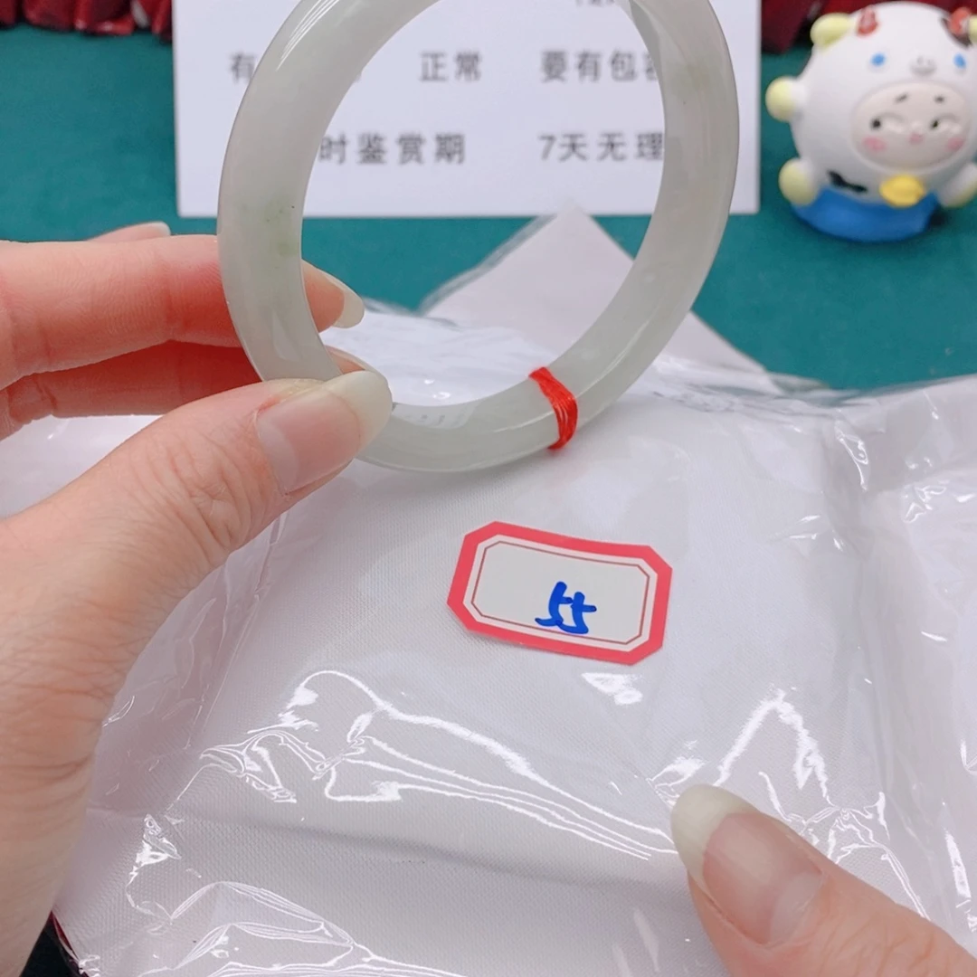 翡翠手镯未镶嵌微**笑5555555