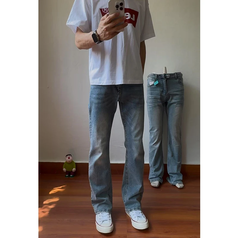 浅蓝色微喇牛仔裤男款夏季显瘦直筒不贴腿裤子美式高街修身弯刀裤
