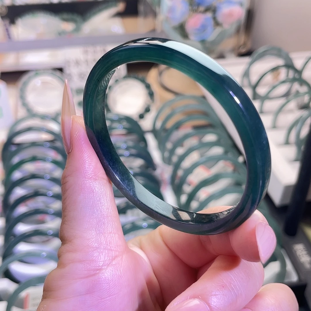 翡翠未镶嵌手镯55-56圈