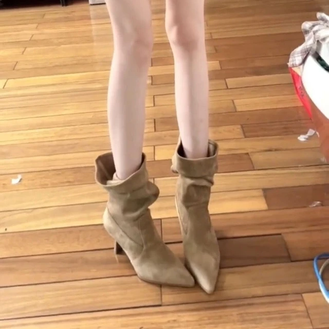 OMG！！显瘦堆堆靴细跟高跟中筒靴女2025春季新款尖头褶皱短靴子