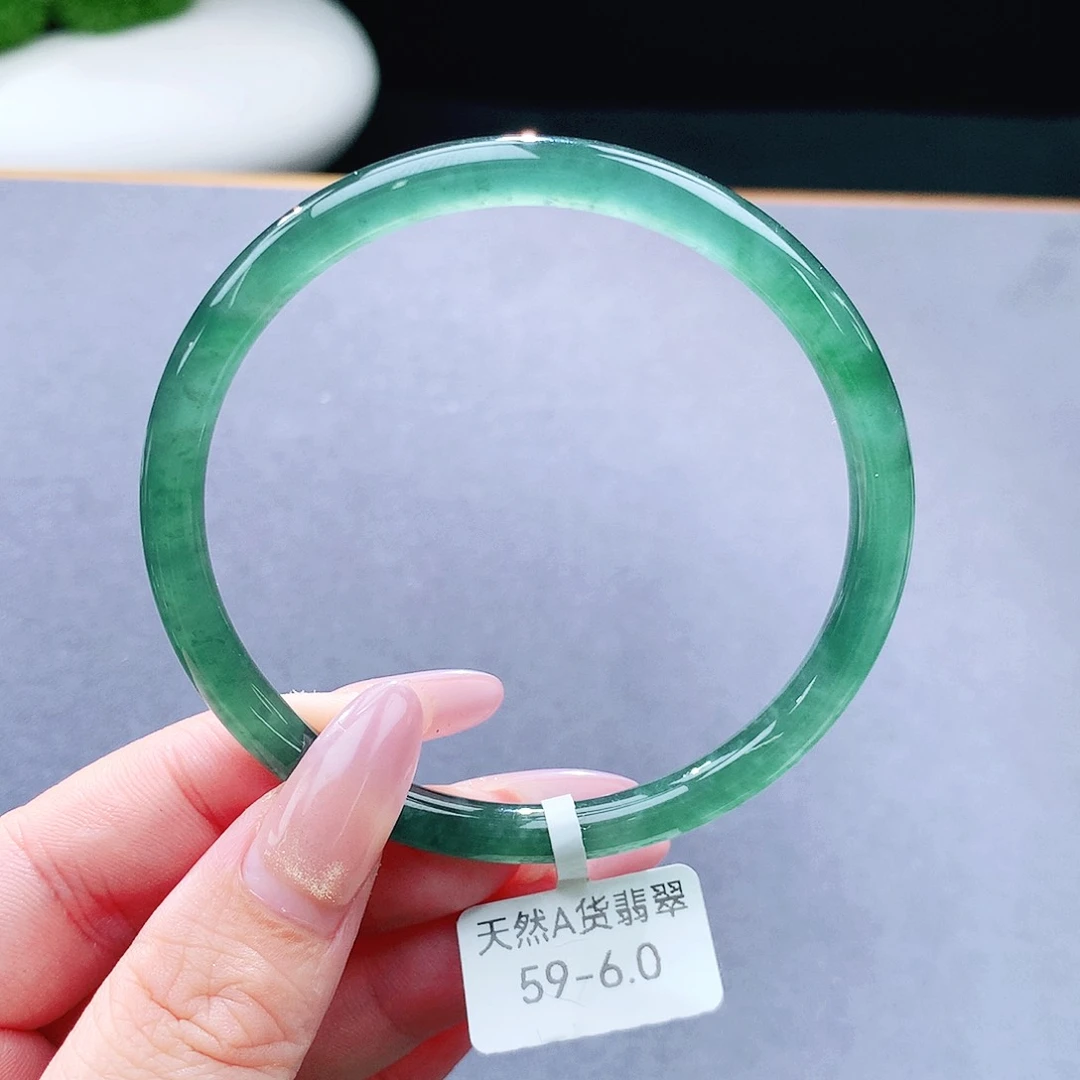 未镶嵌手镯（圆镯）翡翠