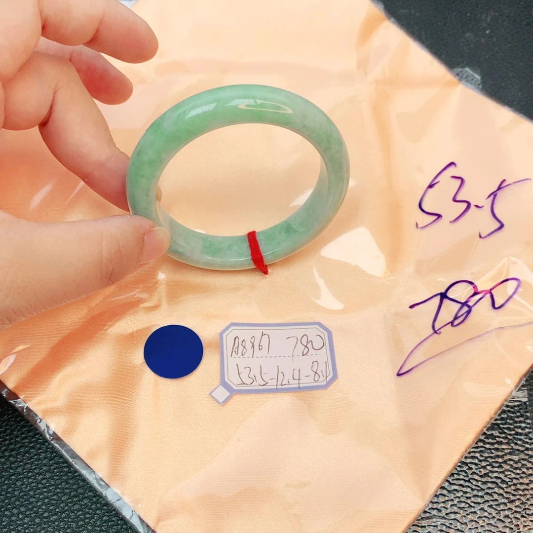 翡翠手镯未镶嵌缅甸翡翠