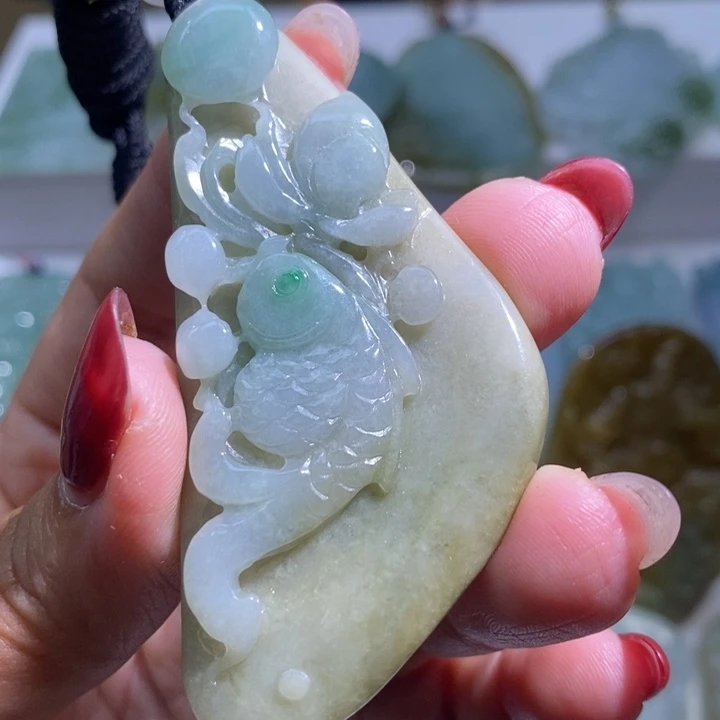 【闪购商品】翡翠未镶嵌颈饰鱼