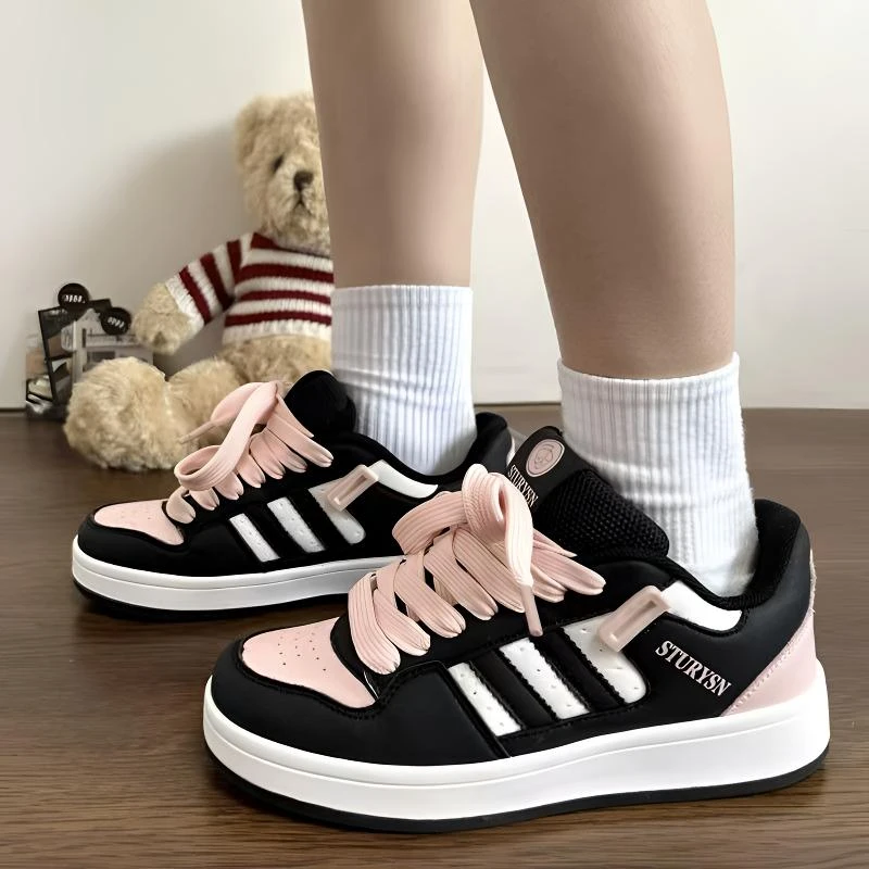 2025春新款黑粉多巴胺校园女学生百搭休闲小众时尚运动板鞋面包鞋