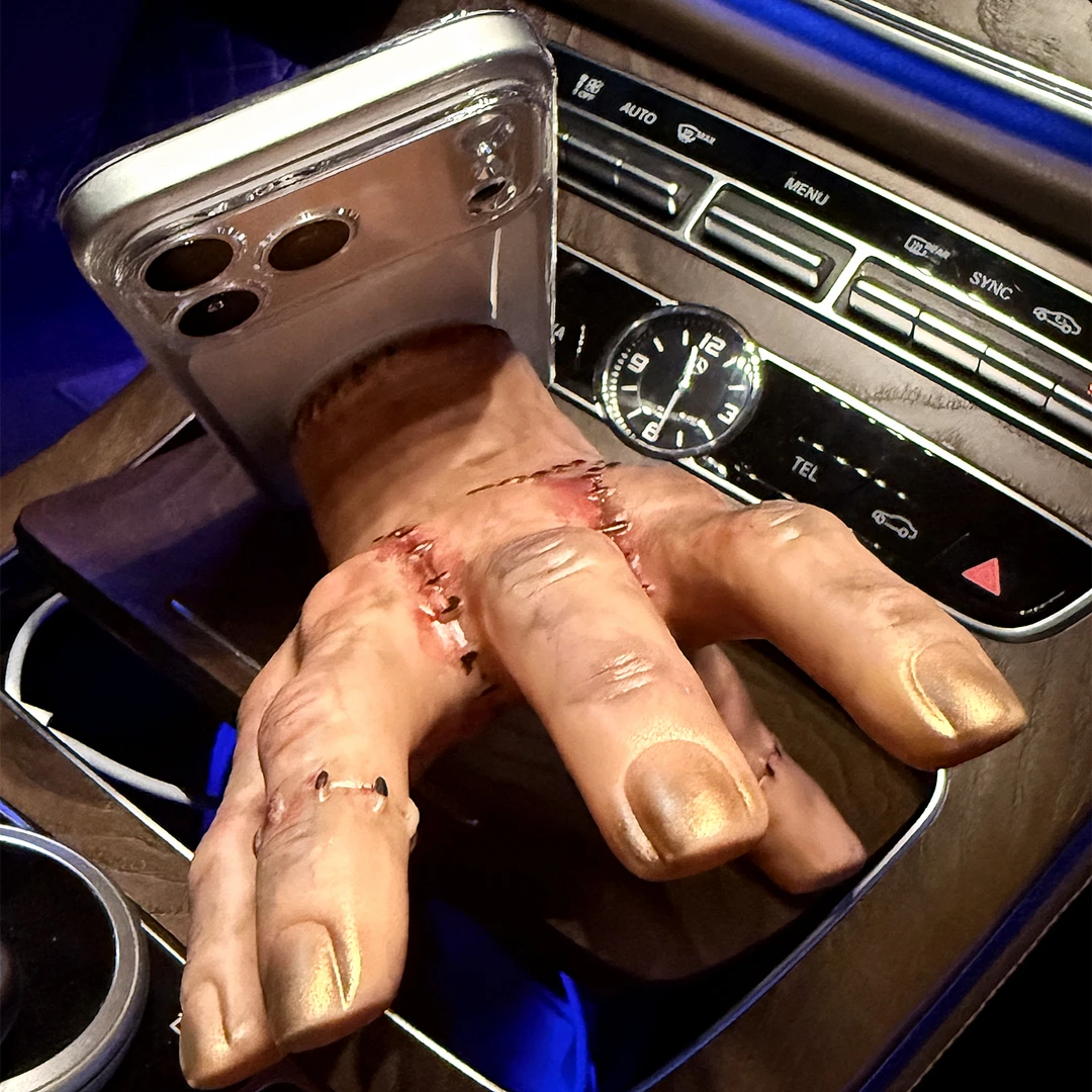 亚当斯一家星期三断手手机壳iPhone16ProMax仿真恐怖苹果17恶搞怪