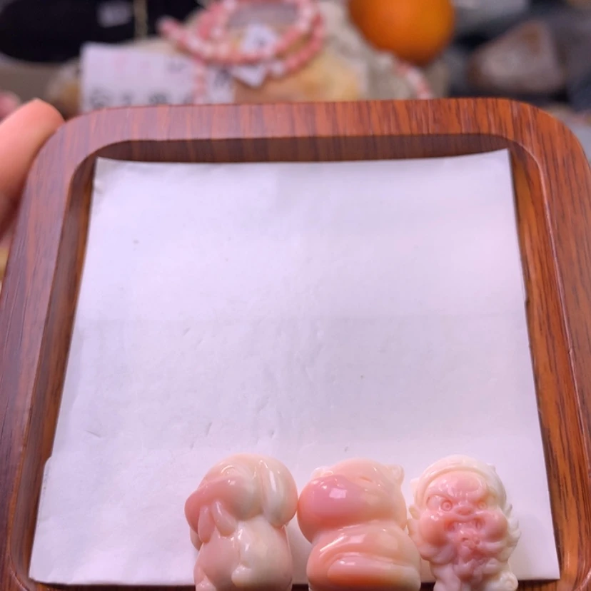 【闪购商品】查罗石颈饰合金福利