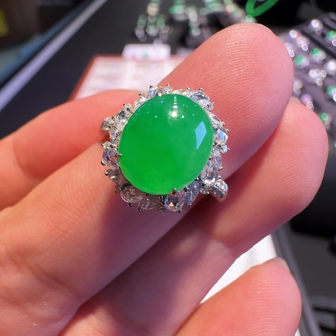 翡翠18K金镶嵌戒指