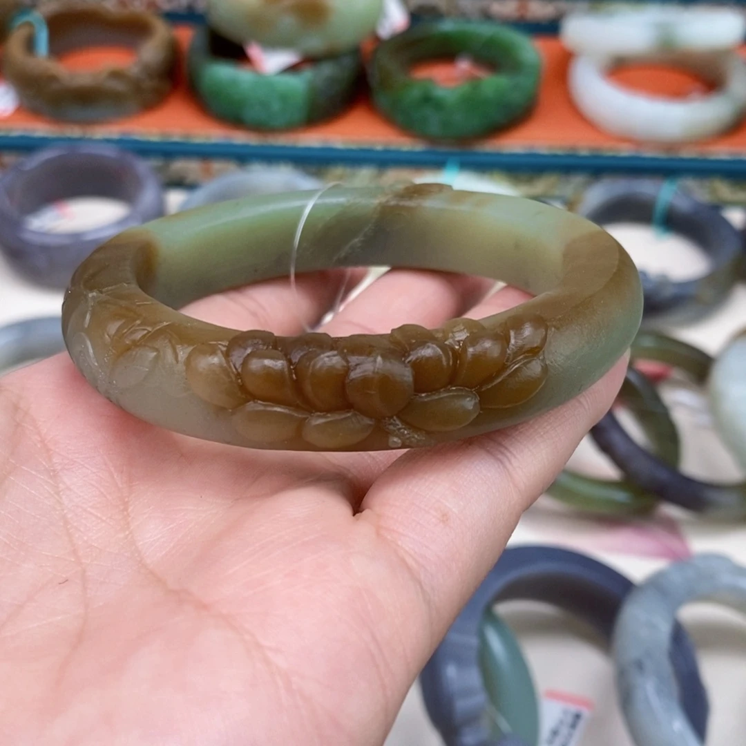 和田玉未镶嵌手镯59.4定制