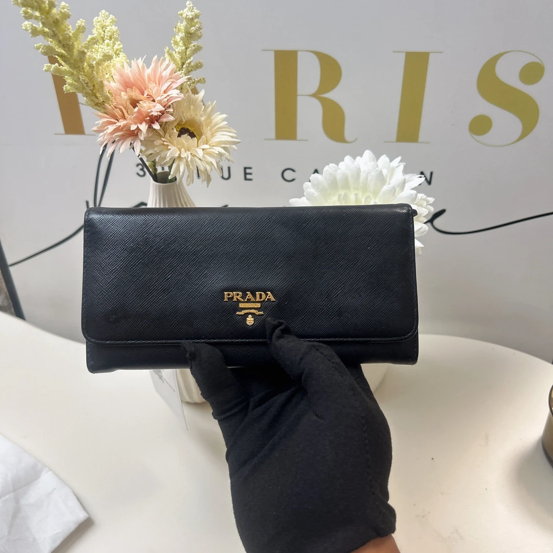 95新 Prada/普拉达 95新普拉达黑色长款翻盖钱包85618769