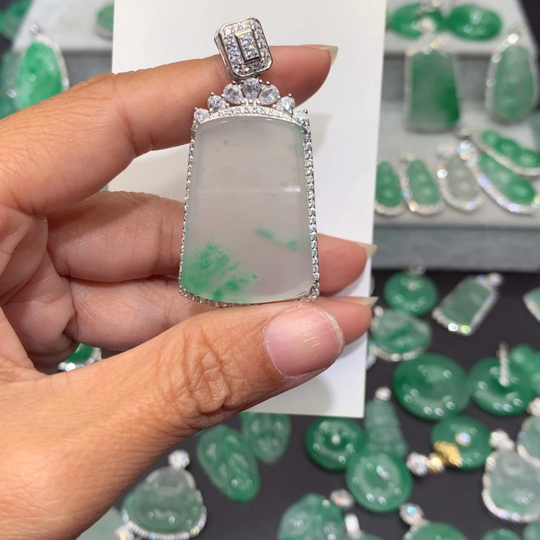 颈饰银S925镶嵌石英质玉（非洲翠）