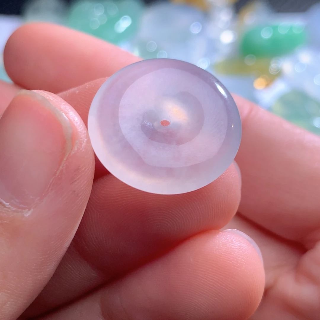 翡翠未镶嵌颈饰缅甸