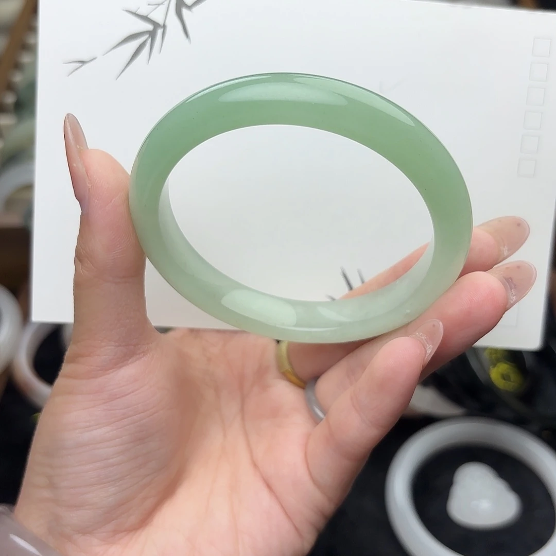 东陵石未镶嵌手镯