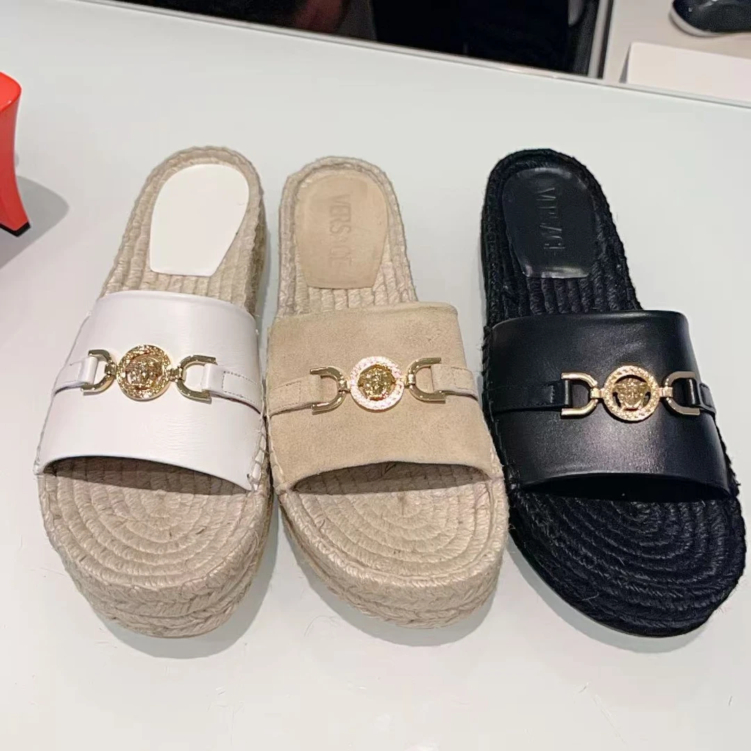 全新未使用 VERSACE/范思哲 女鞋美杜莎金扣编织凉拖多色