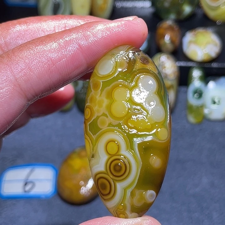 用***8未镶嵌玛瑙/玉髓珠宝奇石