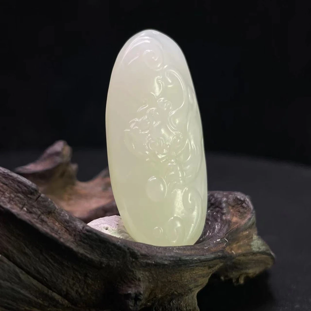 A812 和田玉吊坠 TY528571