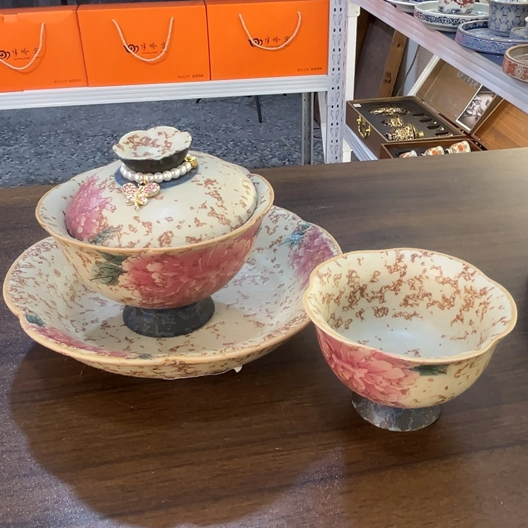 这些盖碗真漂亮！！