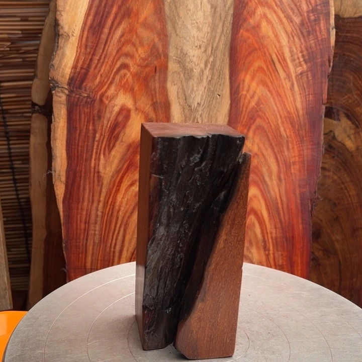 岛***风大叶紫檀（黑酸枝木类）