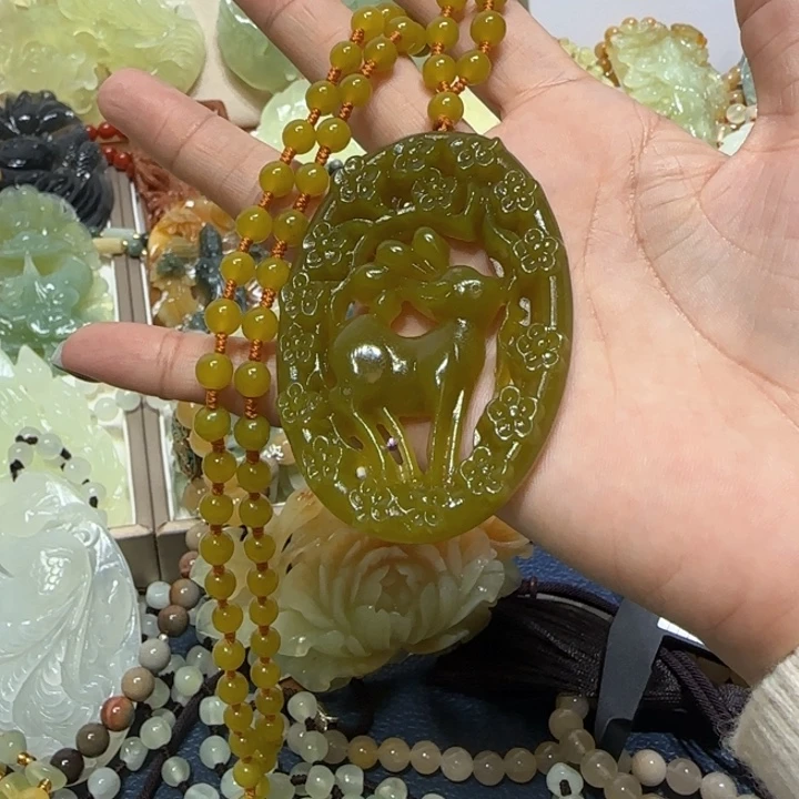 未镶嵌蛇纹石玉吊坠