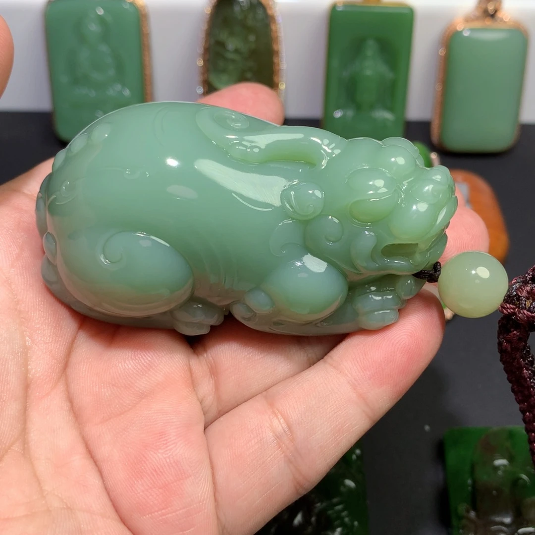 和田玉未镶嵌颈饰w****u