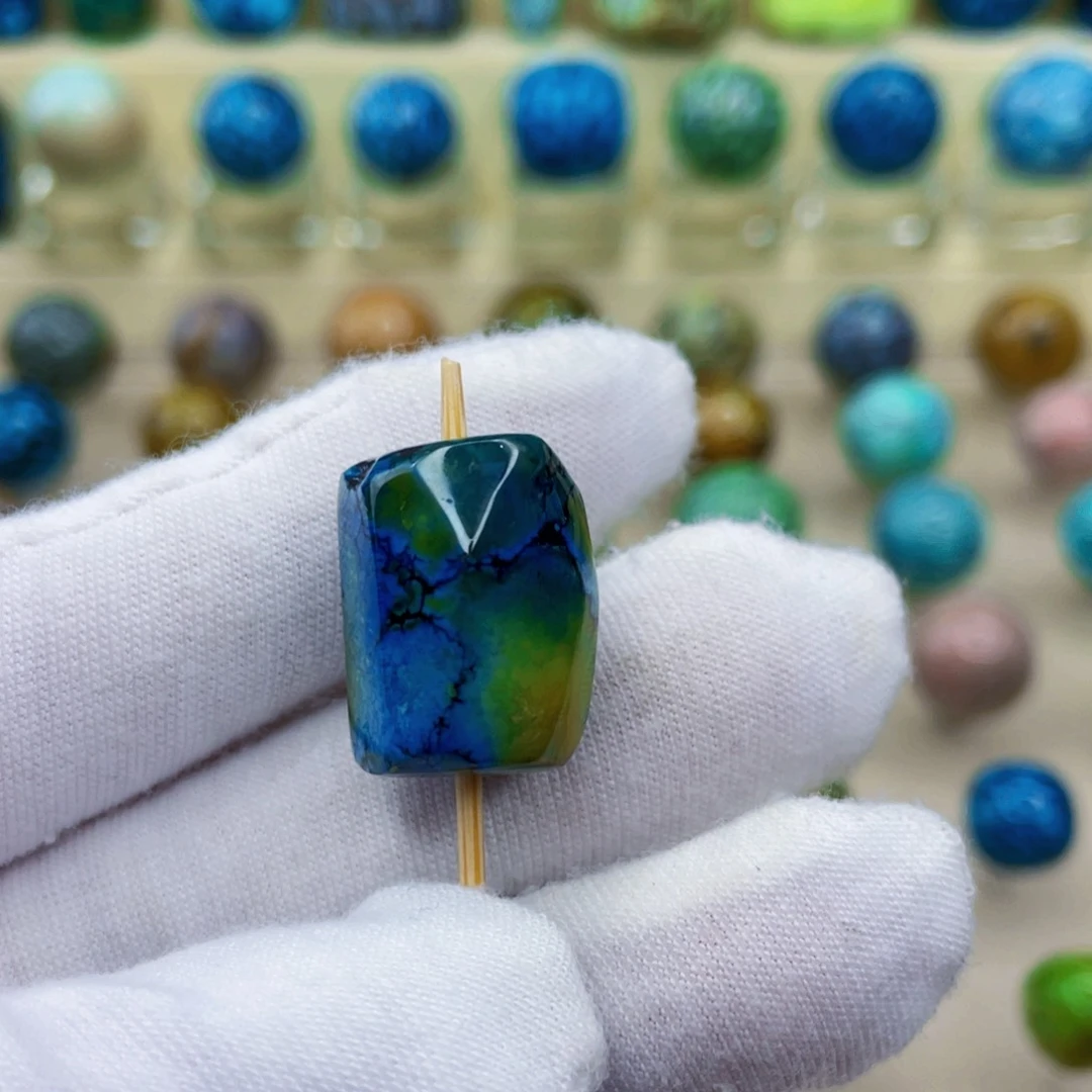 未镶嵌绿松石颈饰