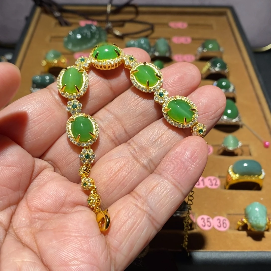 卡***尔和田玉未镶嵌手链