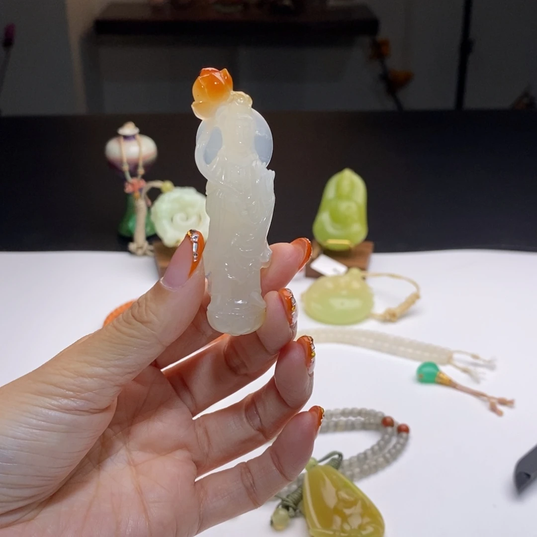 石英质玉（黄龙玉）足铂镶嵌颈饰