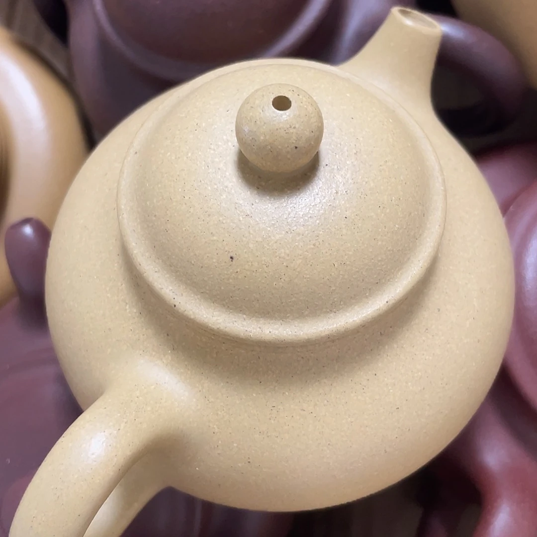 茶壶紫砂容天本绿 微瑕。