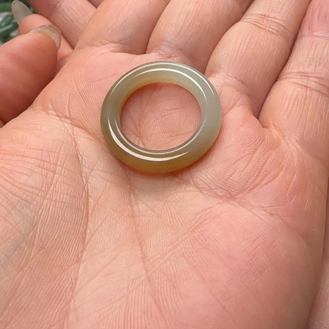 兔****和田玉未镶嵌颈饰