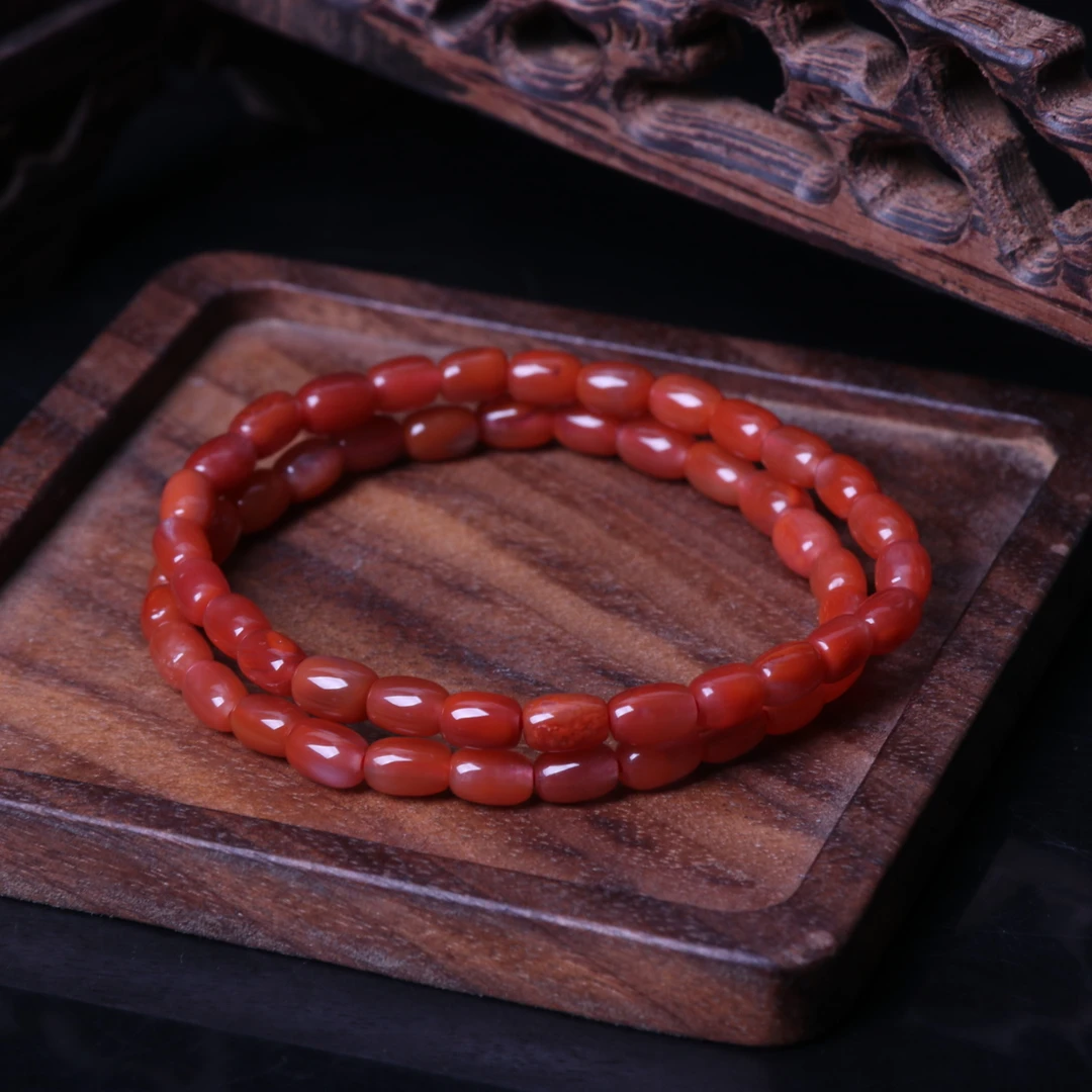 【蚂蚁珠宝】精美南红玛瑙4mm左右桶珠手串一条n784（多样性发其一）